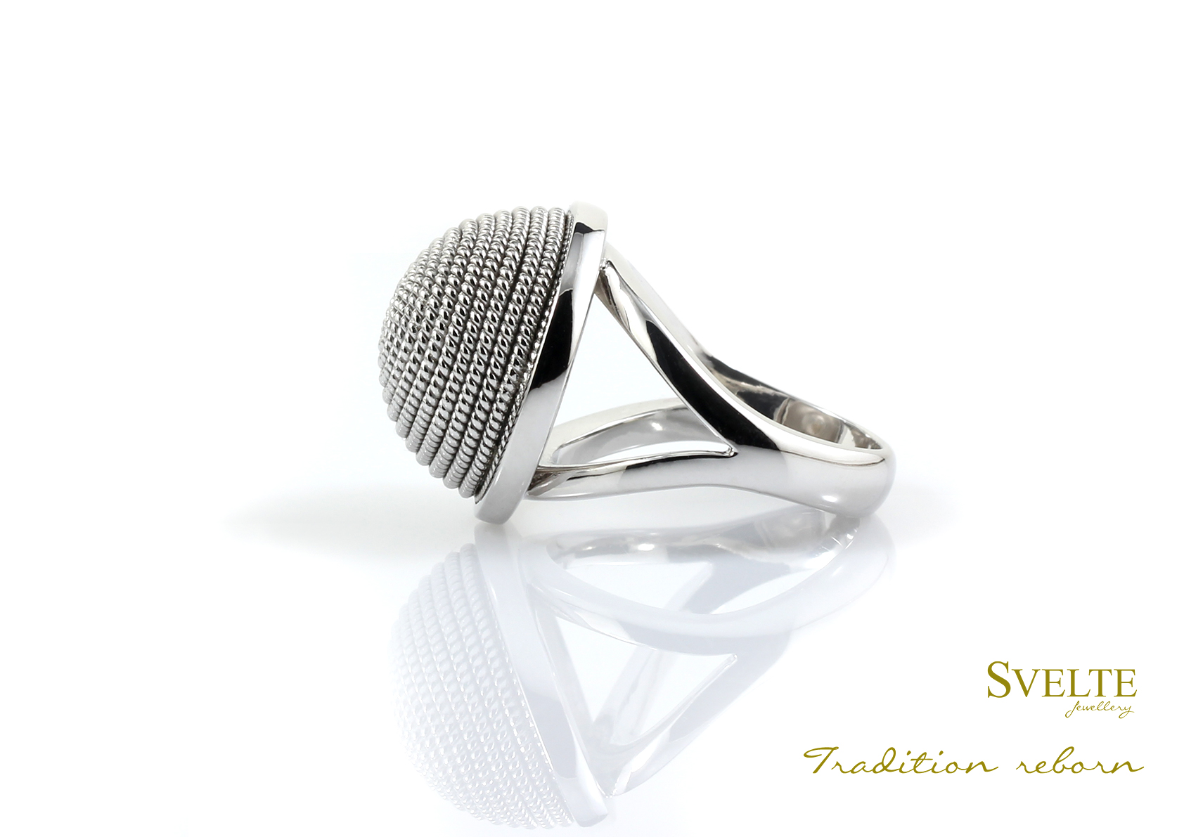 Grande White Gold Swirl Ring